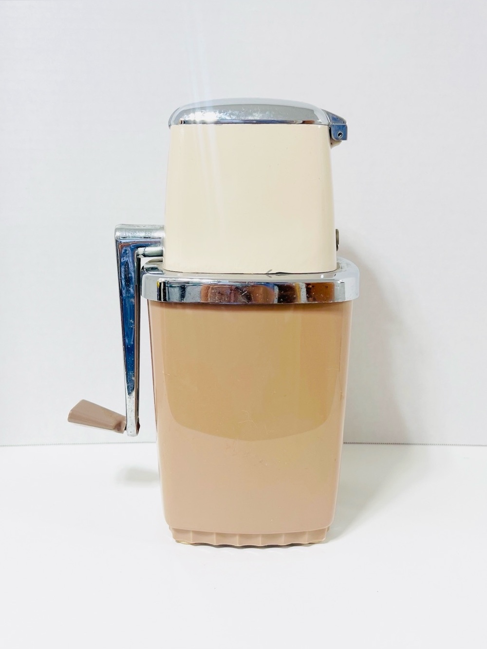 Vintage MCM Swing Away Retro Hand Crank Countertop Manual Ice Crusher Tan Brown